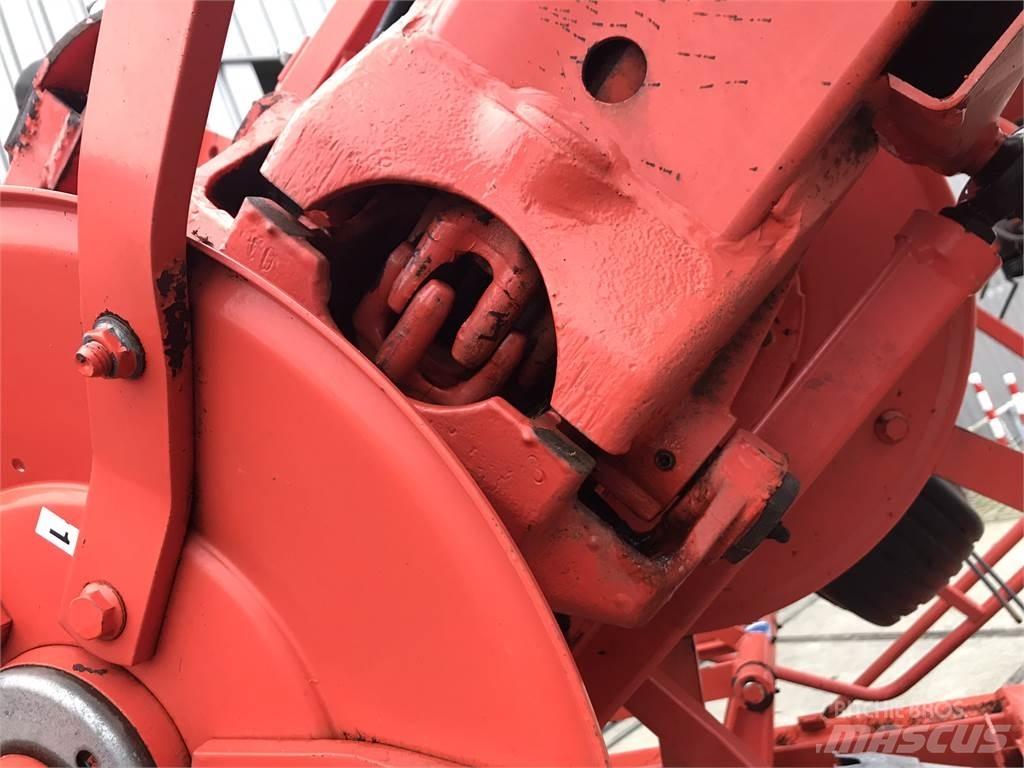 Kuhn GF 10802 T Zgrabiarki i przetrząsacze