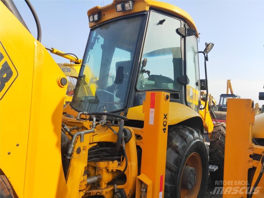 JCB 4CX Koparko-ładowarki
