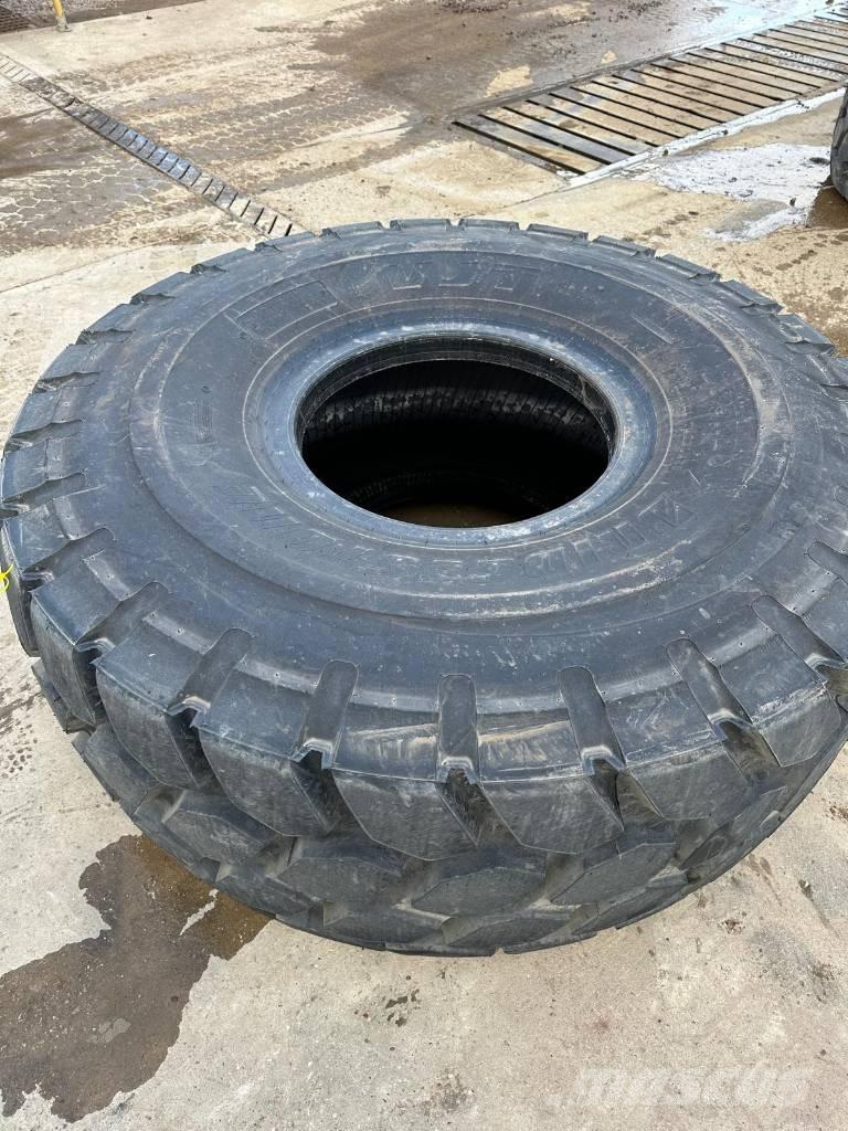 Bridgestone 26.5R25 Opony, koła i felgi