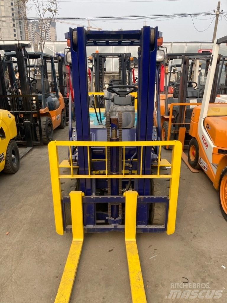 Komatsu FD25 Wózki Diesla