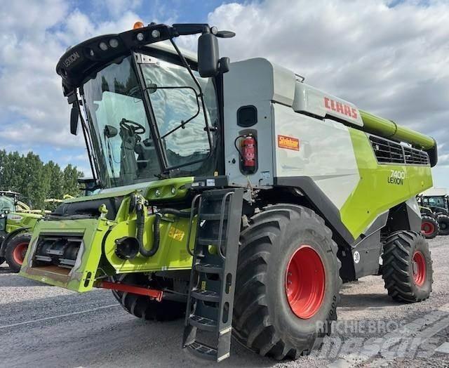 CLAAS LEXION 7400 Kombajny zbożowe