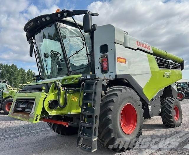 CLAAS LEXION 7400 Kombajny zbożowe