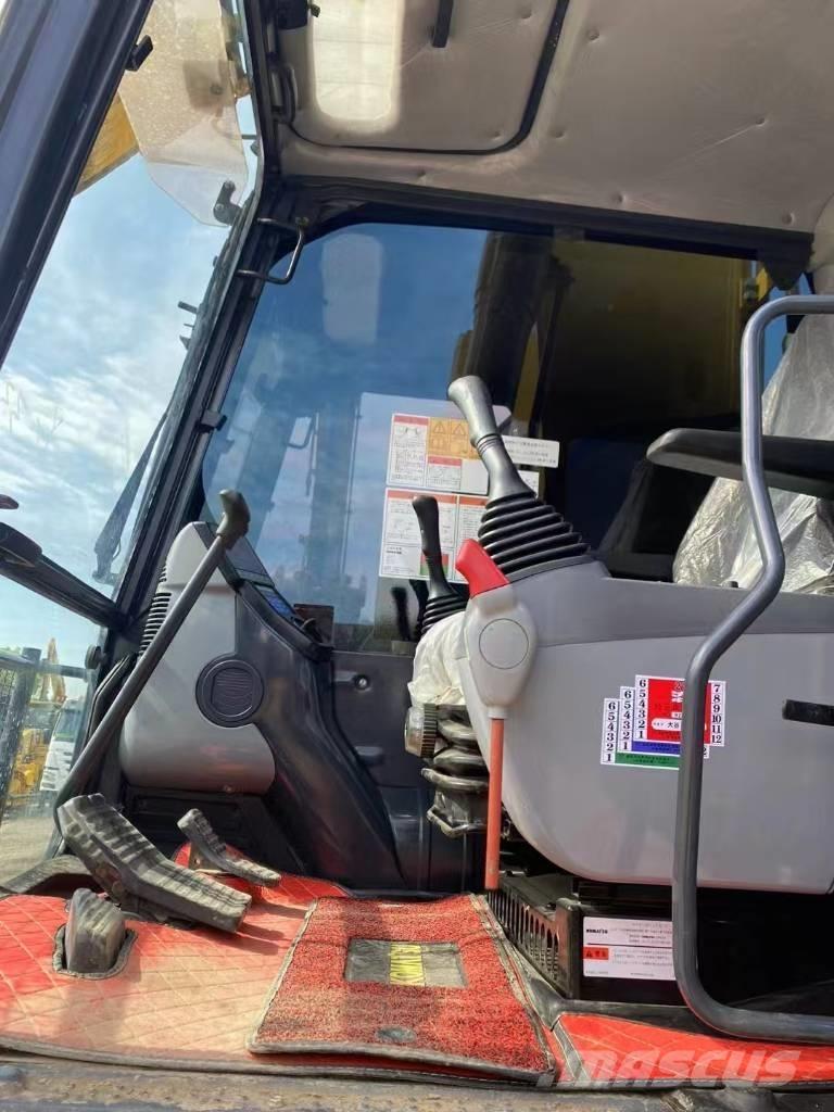 Komatsu 200-8 Koparki gąsienicowe