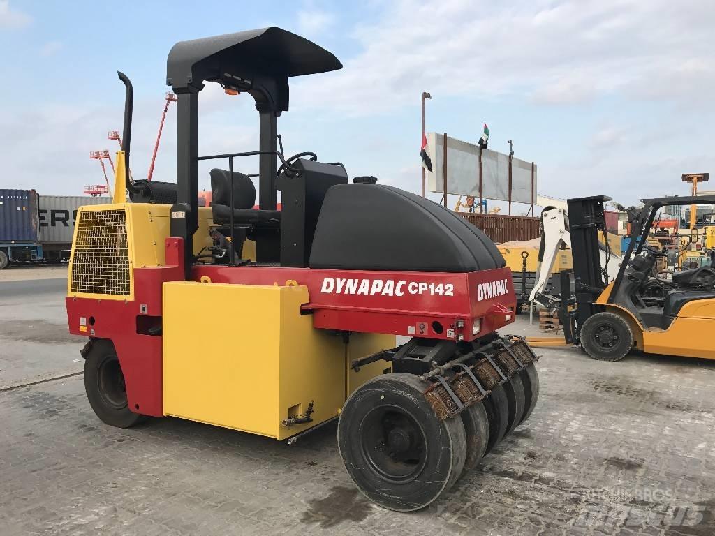 Dynapac CP 142 Walce ogumione