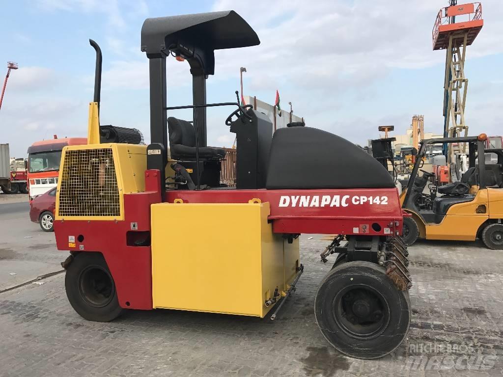 Dynapac CP 142 Walce ogumione