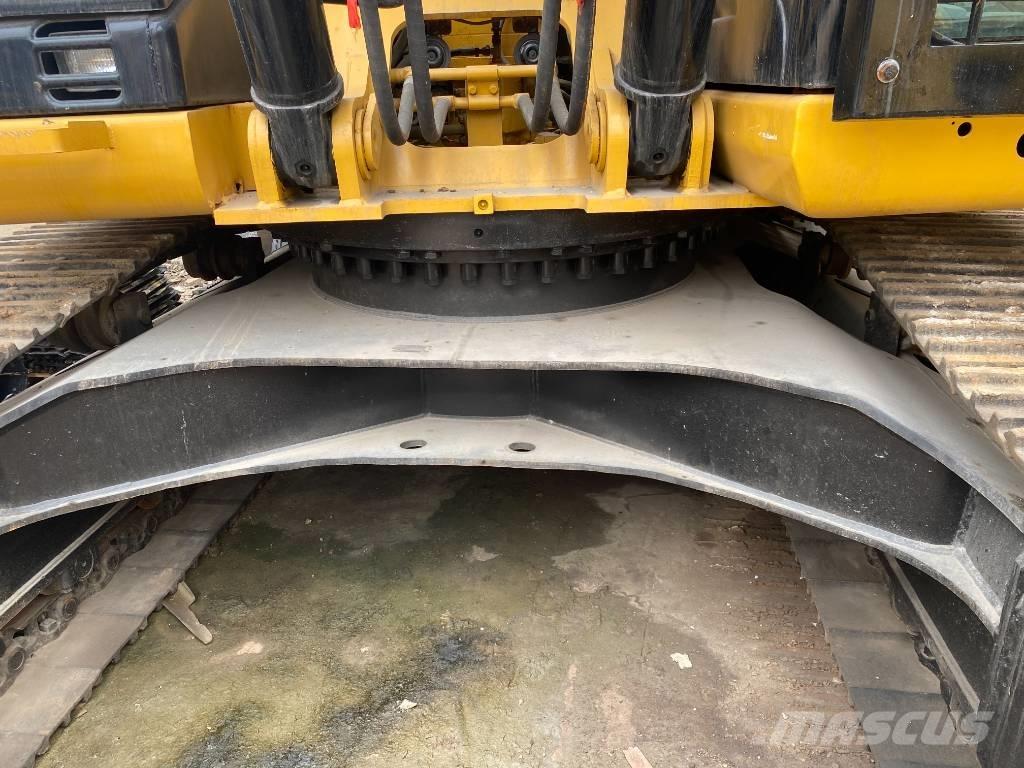 CAT 330 D Koparki gąsienicowe