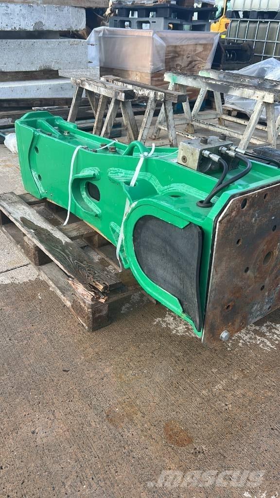 Montabert M 900 Młoty hydrauliczne
