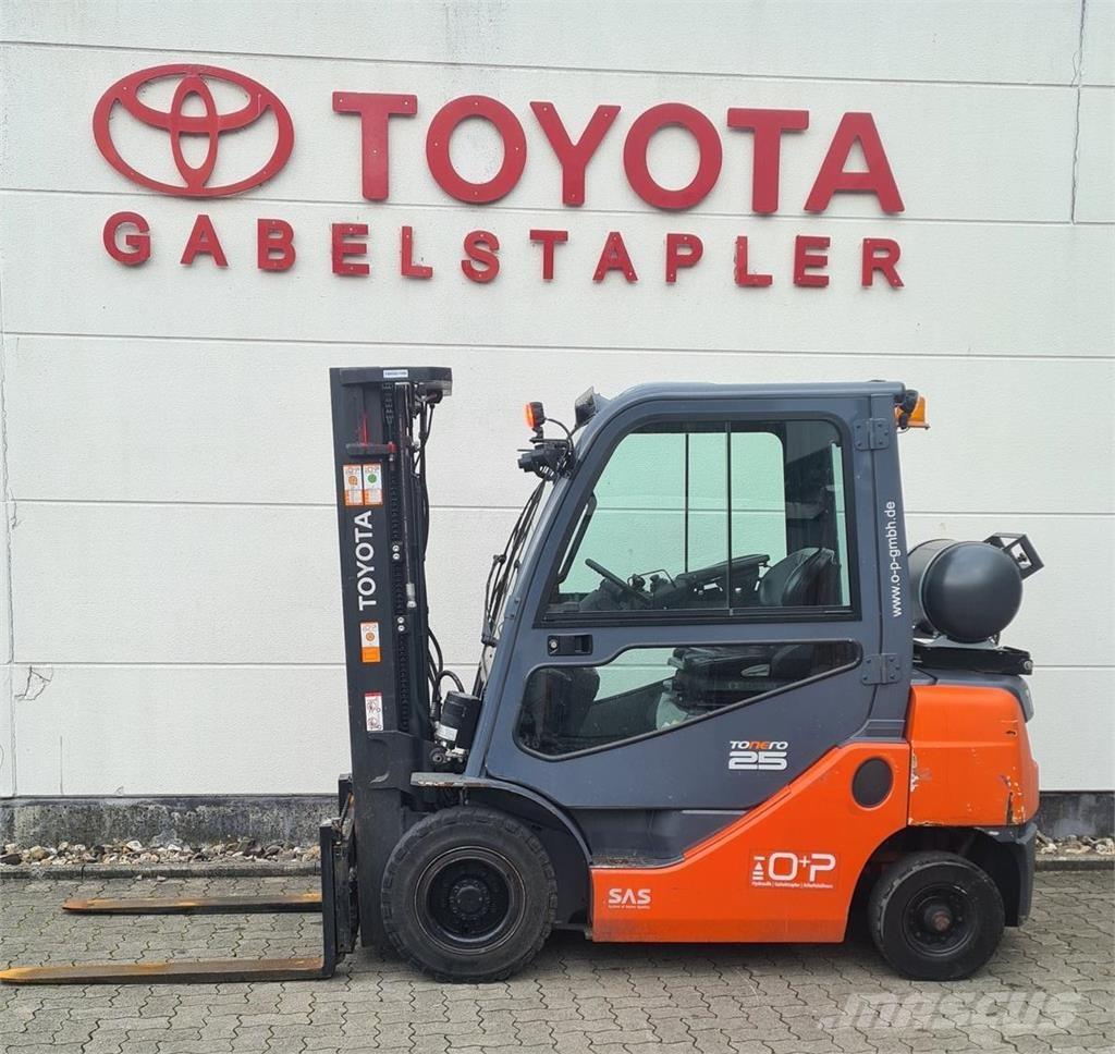 Toyota 02-8FGF25 Wózki LPG