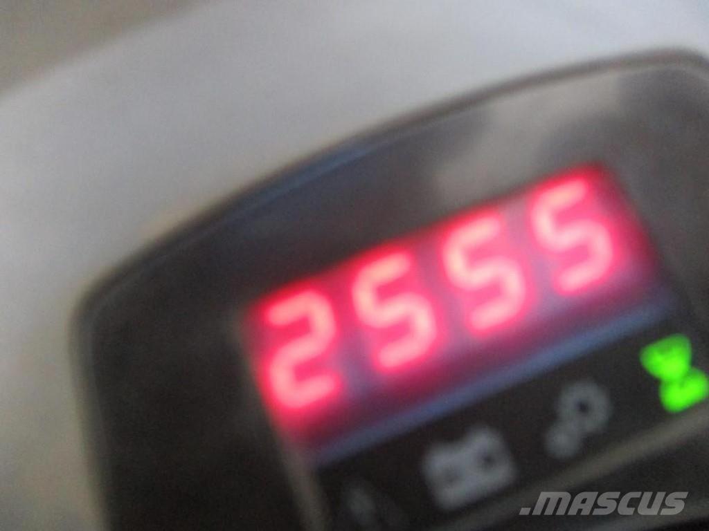 Toyota LPE250 Wózki widłowe unoszące z platformą dla operatora