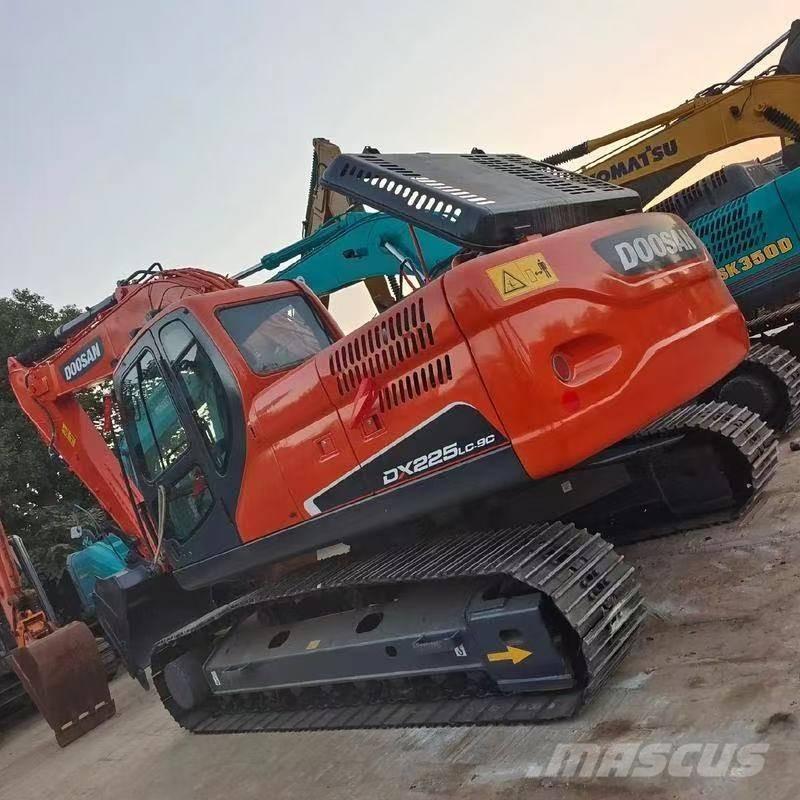 Doosan DX 225 LC Koparki gąsienicowe