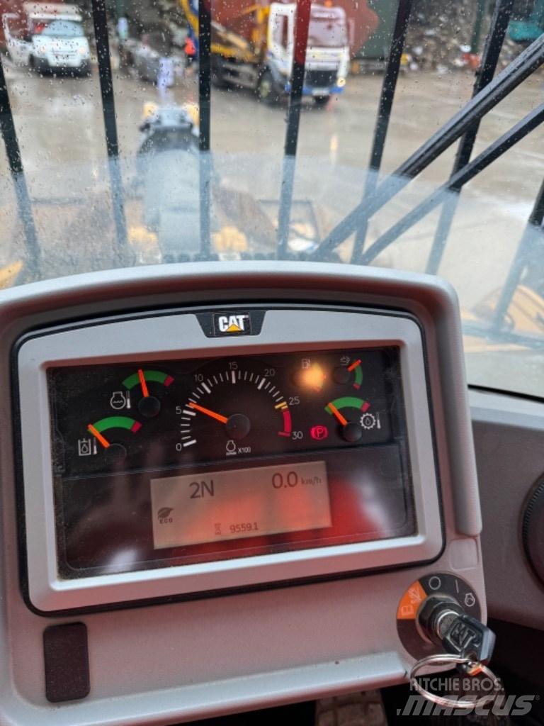CAT 966 M Ładowarki kołowe