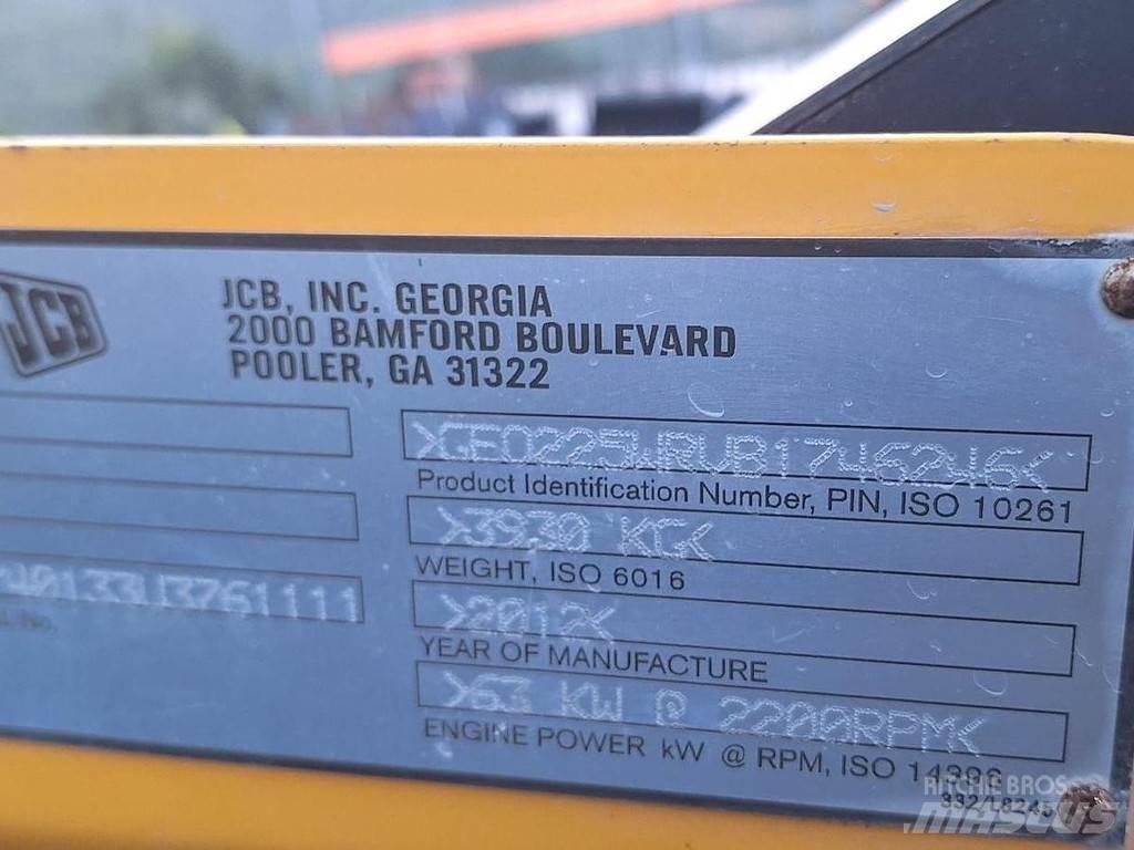 JCB 225 Miniładowarki