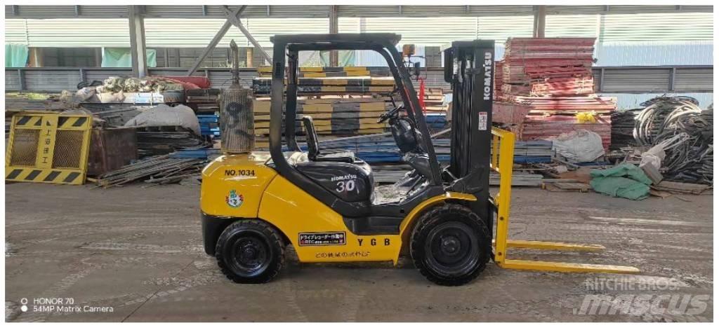 Komatsu FD 30 T-14 Wózki Diesla