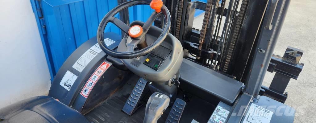 Ausa C 200 H X4 Wózki widłowe terenowe