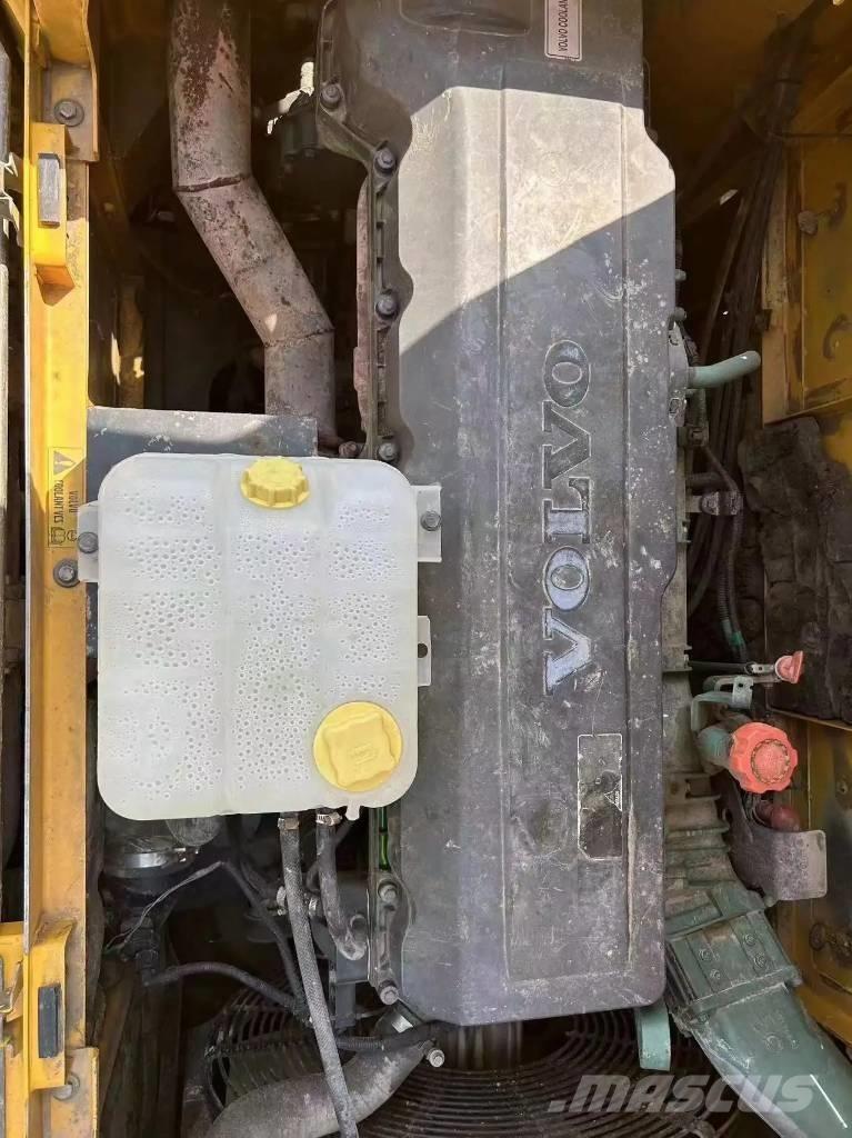 Volvo EC480D Koparki gąsienicowe