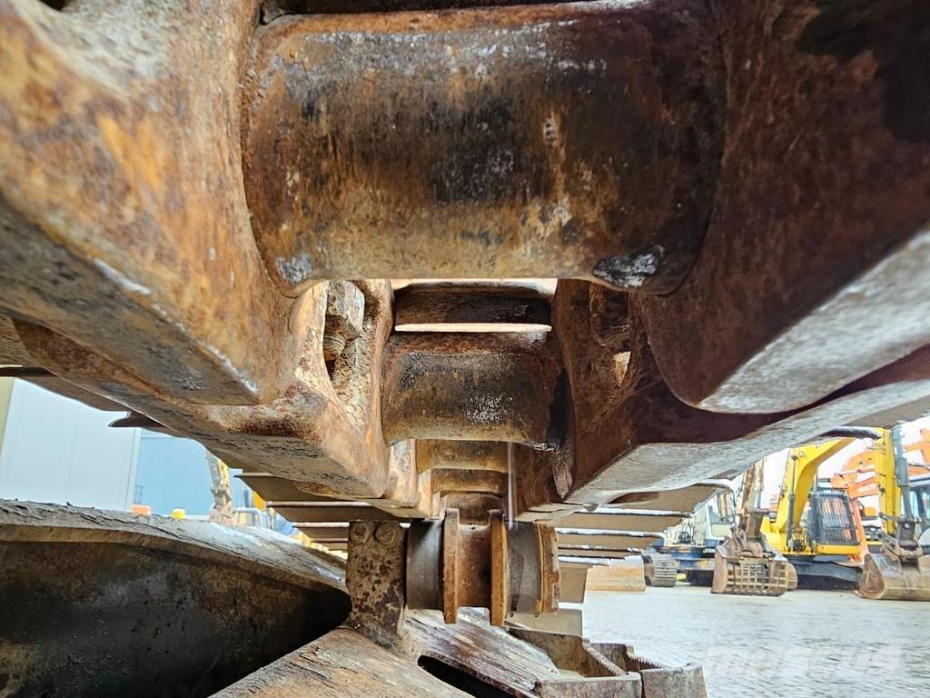 Komatsu HB215LC-2 Koparki gąsienicowe