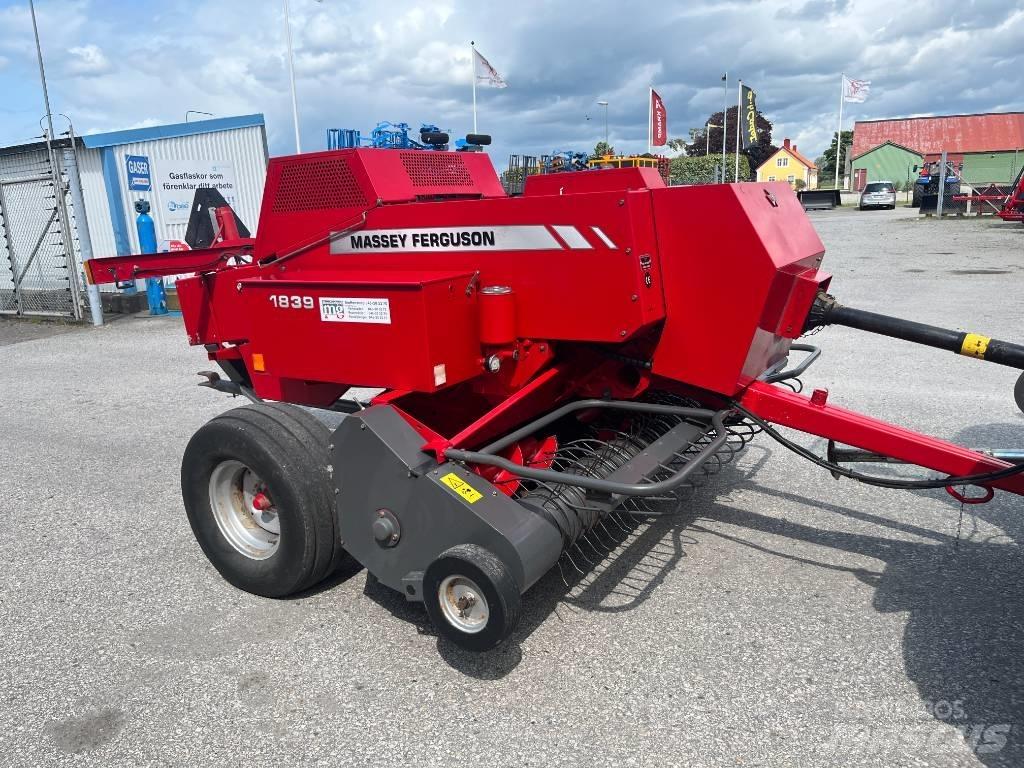 Massey Ferguson 1839 Prasy kostkujące