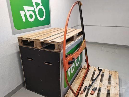 JLG 307 door Kabiny i wnętrze