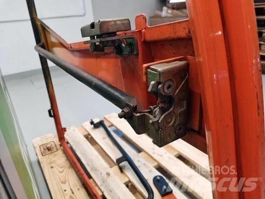 JLG 307 door Kabiny i wnętrze