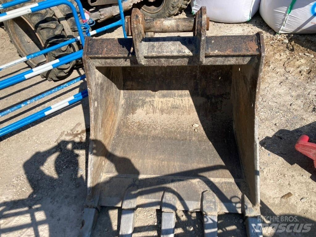 Hitachi ZX 135 US-6 Koparki gąsienicowe