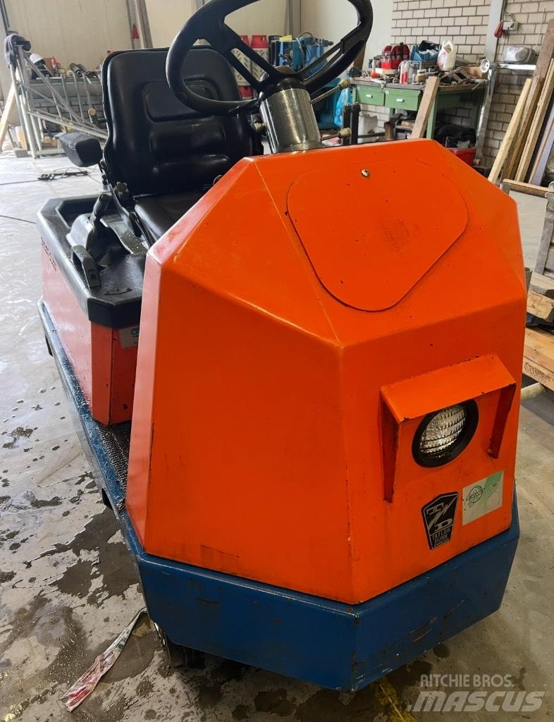 Taylor-Dunn C425 Wózki widłowe samochodowe ciągnące