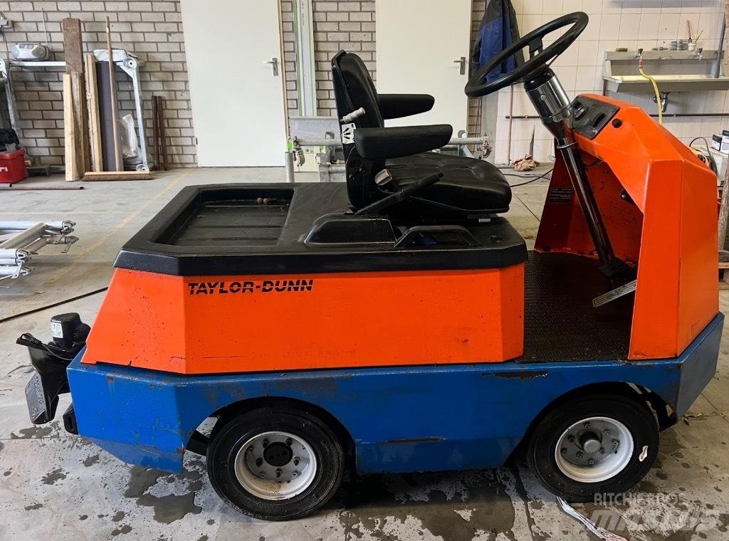Taylor-Dunn C425 Wózki widłowe samochodowe ciągnące
