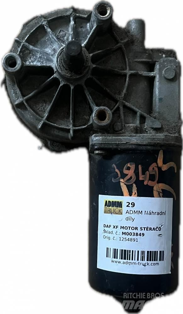 DAF XF MOTOR STĚRAČŮ Silniki