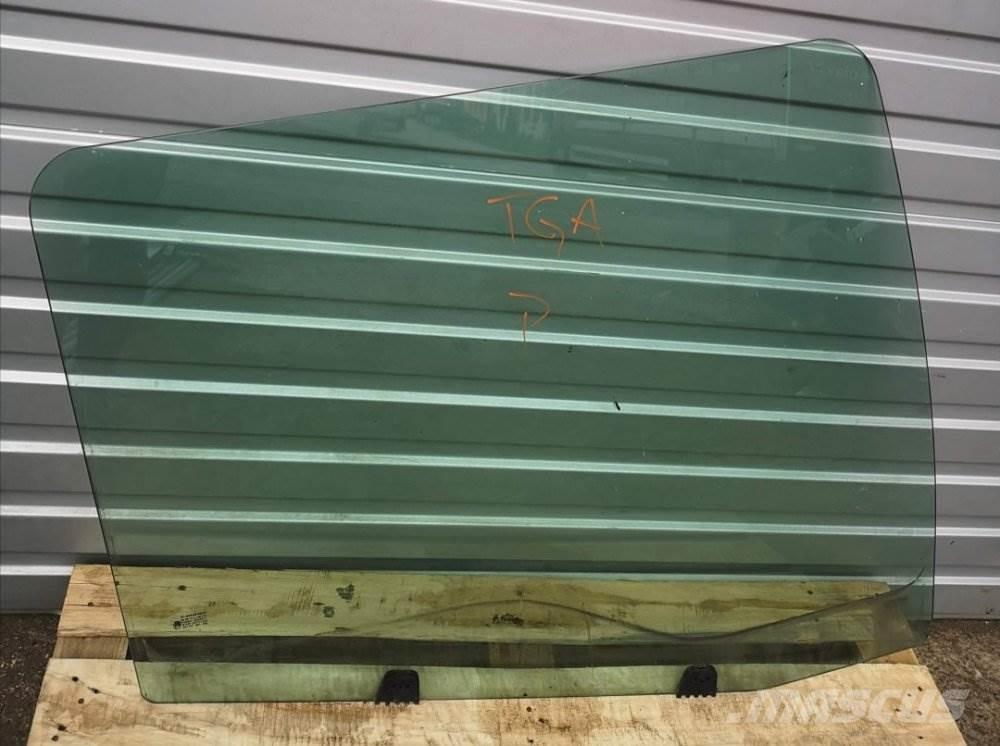 MAN TGA OKNO PRAVÁ Transport - Inne