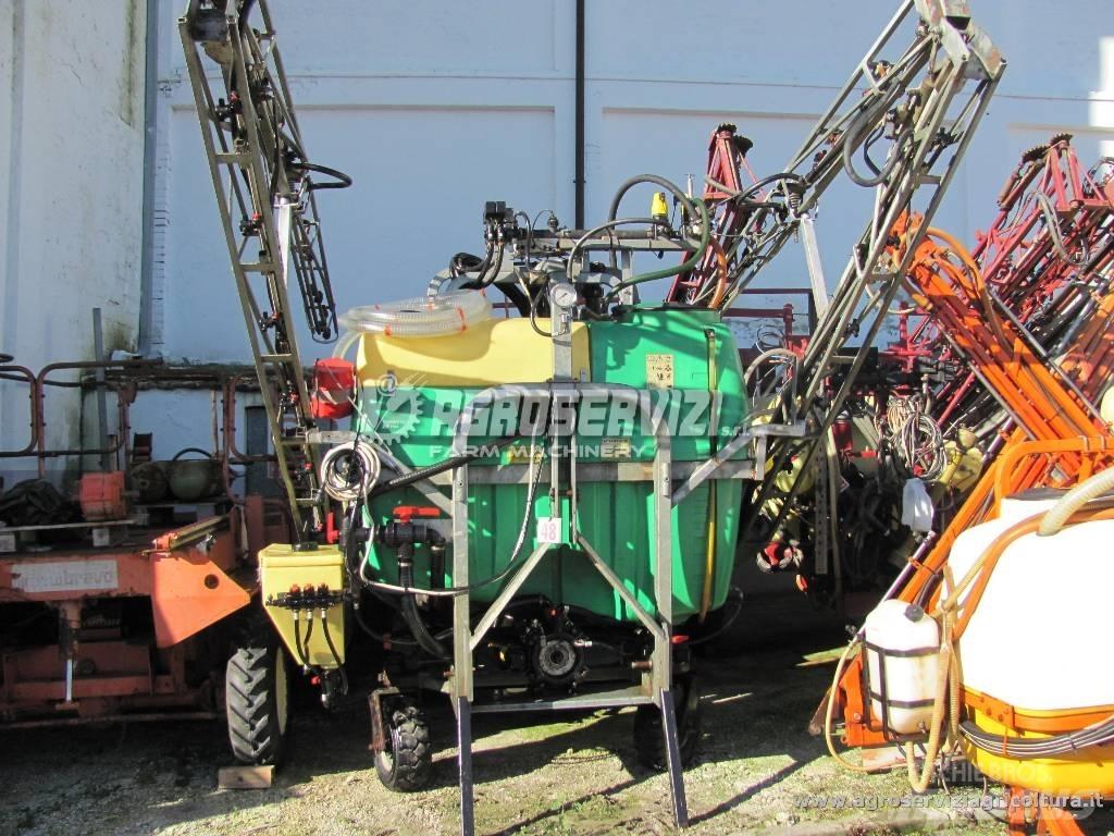  RICOSMA DPR 800 Zamontowane opryskiwacze