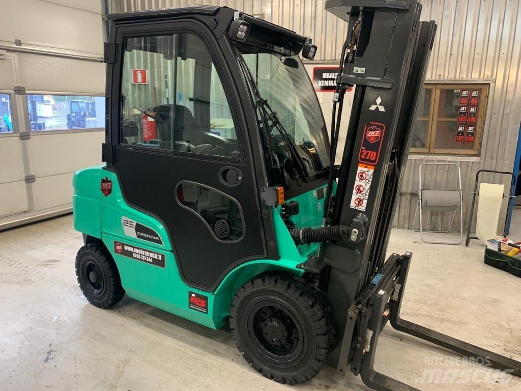 Mitsubishi FD25N3 Wózki Diesla