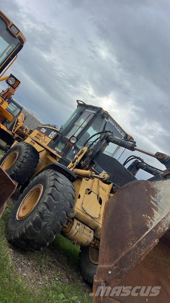 CAT IT 28 G Kabiny i wnętrze