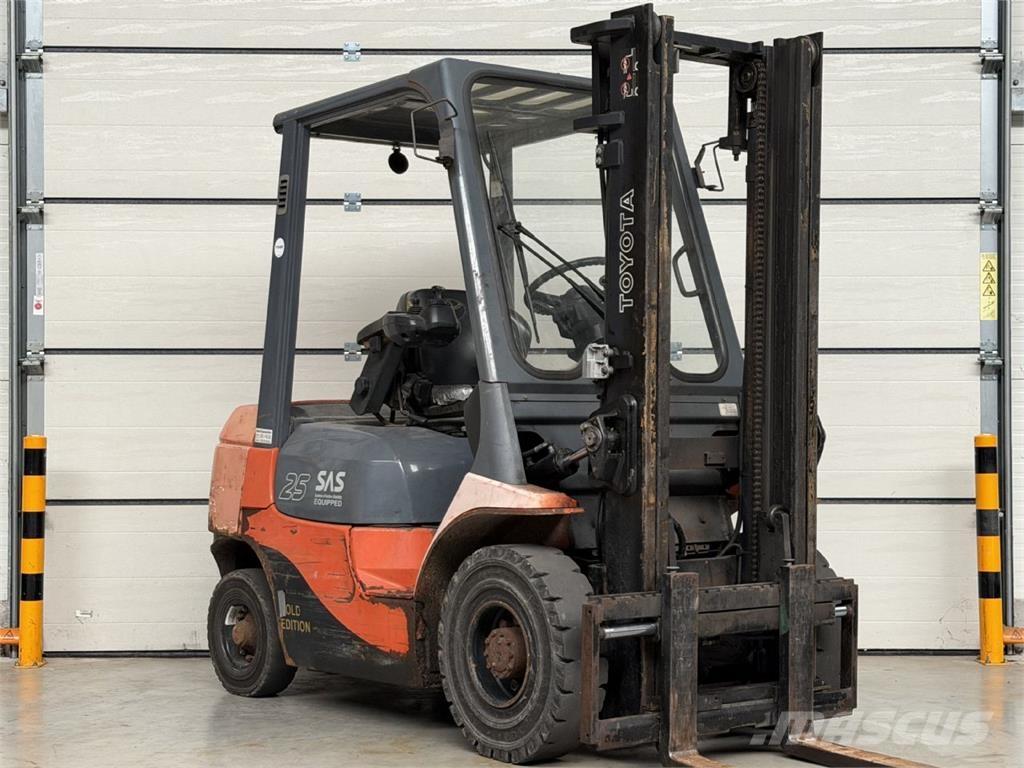 Toyota 62-7FDF25 Wózki Diesla