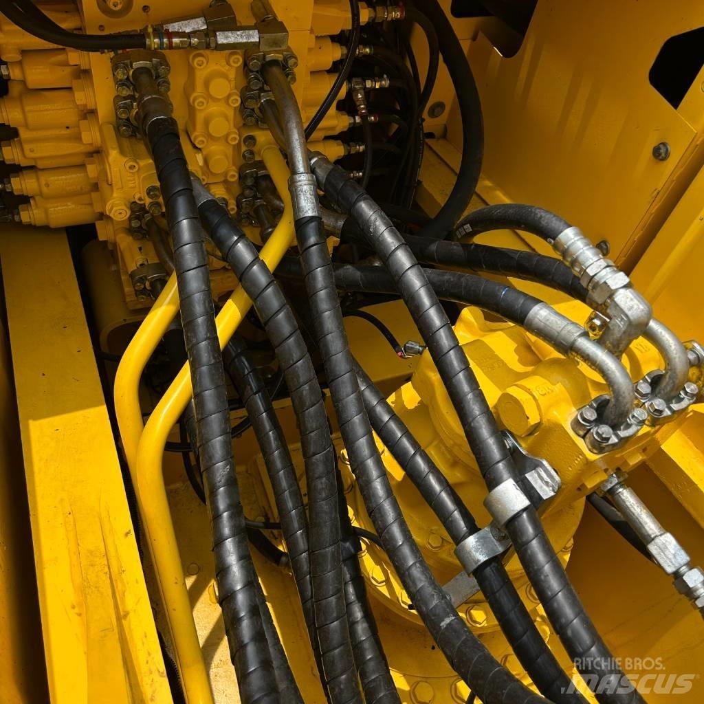 Komatsu 220-8 Koparki gąsienicowe