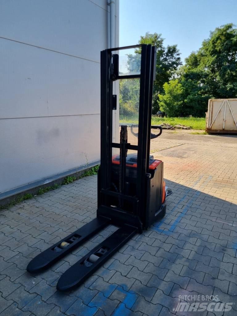 Toyota SWE 120 L Wózki widłowe unoszące z dyszlem