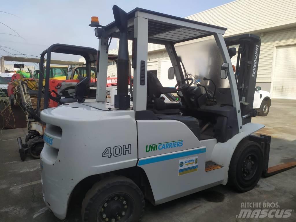 UniCarriers D1F4A40Q Wózki widłowe boczne