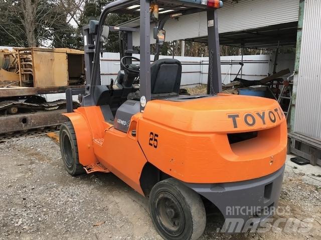 Toyota 7 FD 40 Wózki Diesla