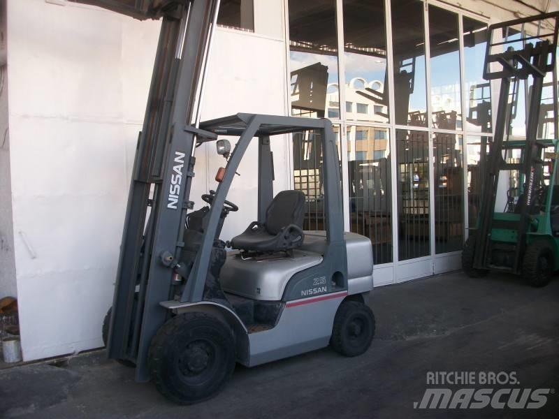Nissan PL02A25 Wózki LPG