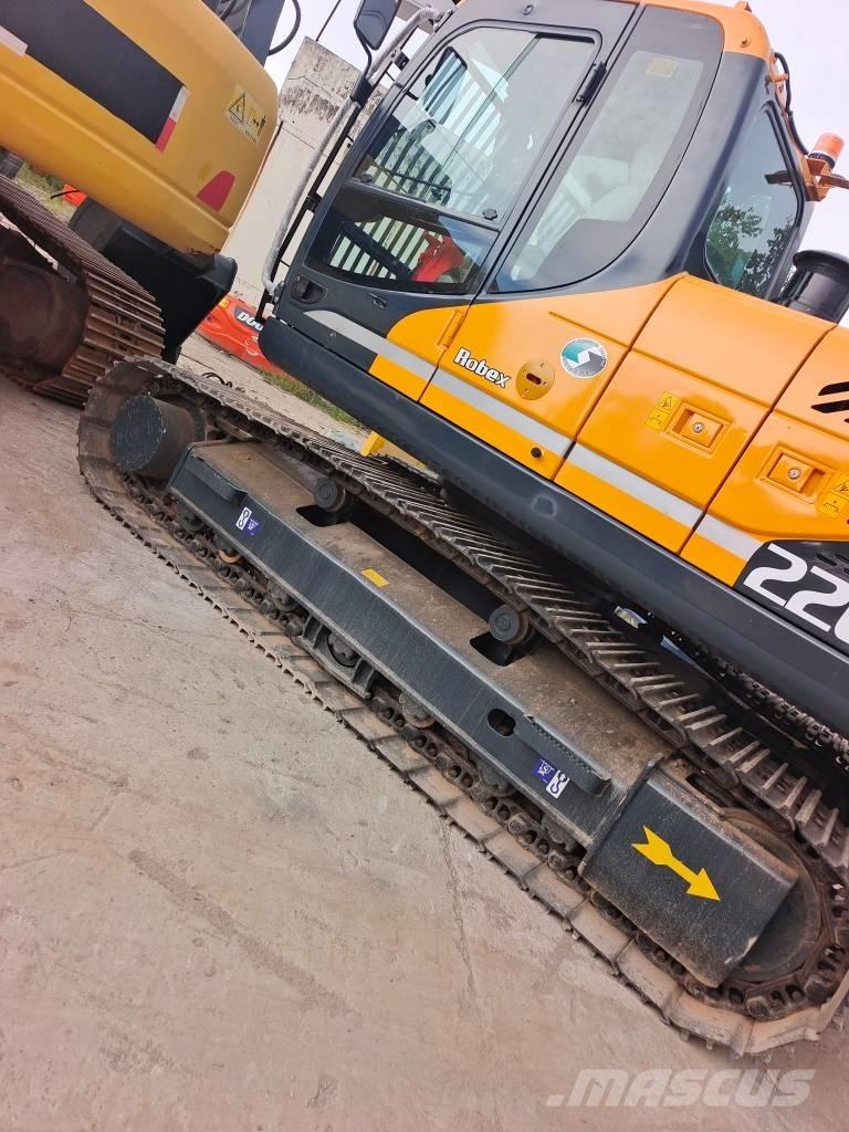 Hyundai 220 LC -9S Koparki gąsienicowe