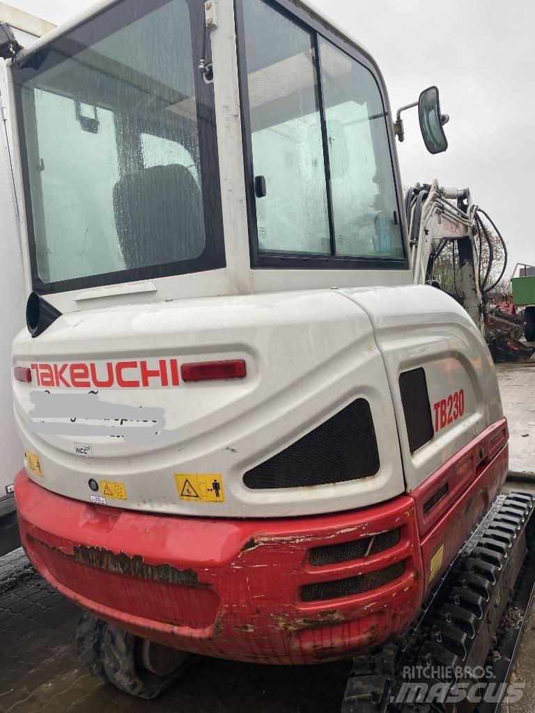 Takeuchi TB 230 Minikoparki