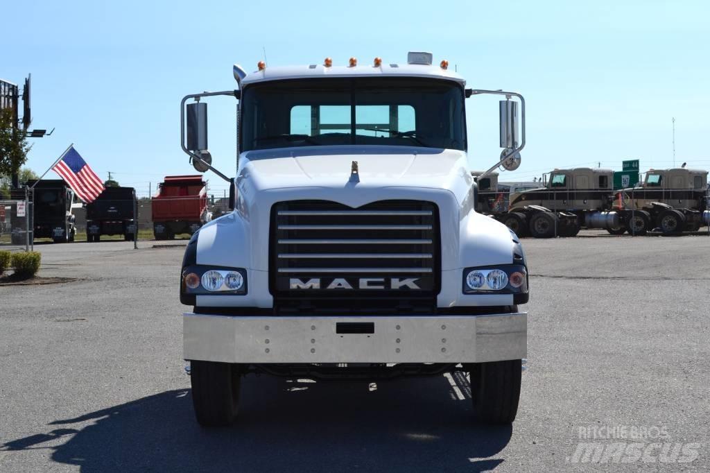 Mack Granite GU 713 Ciągniki siodłowe