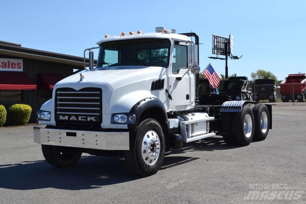 Mack Granite GU 713 Ciągniki siodłowe