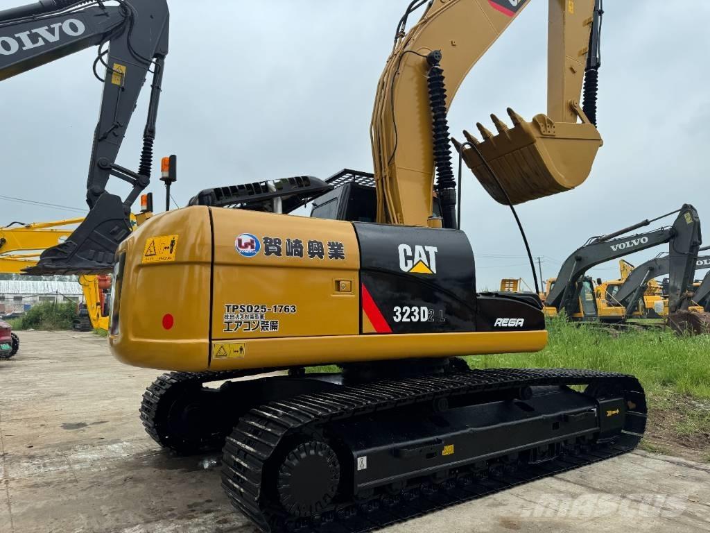 CAT 323D2 Koparki gąsienicowe