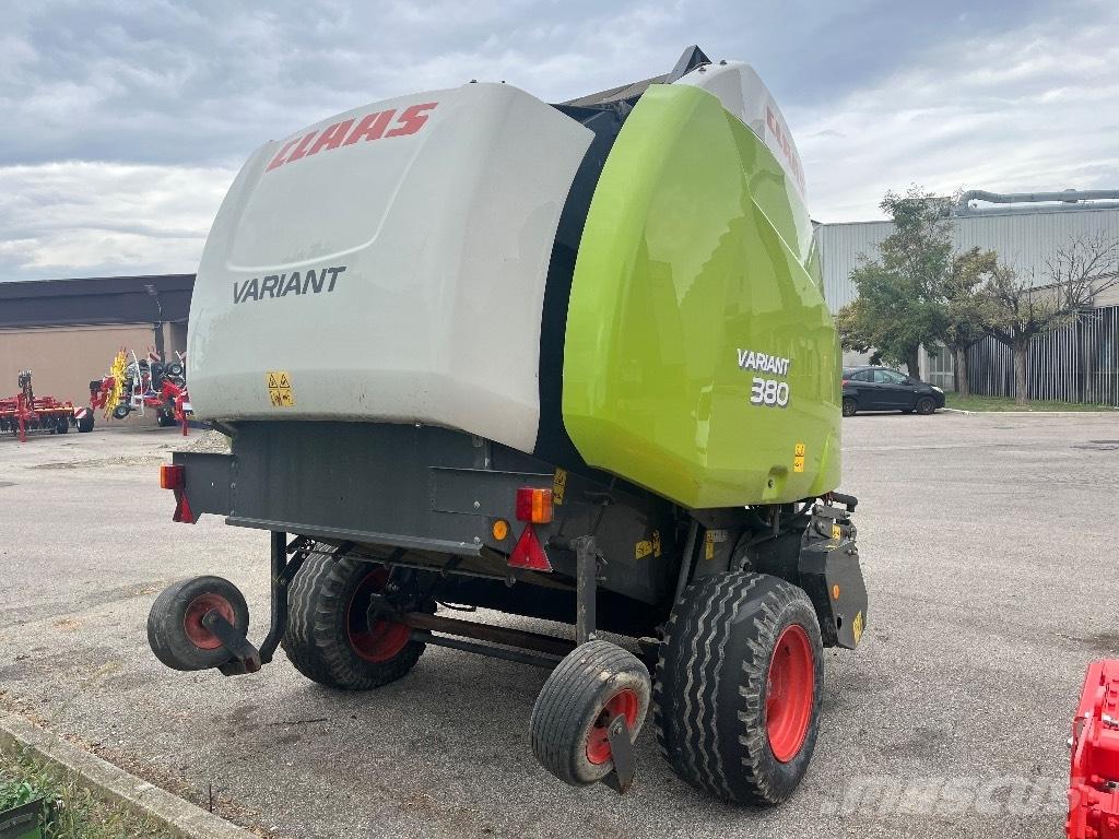 CLAAS Variant 380 Prasy zwijające