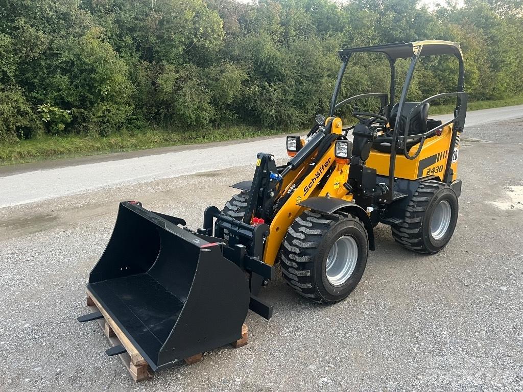 Schäffer 2430 Ładowarki burtowe