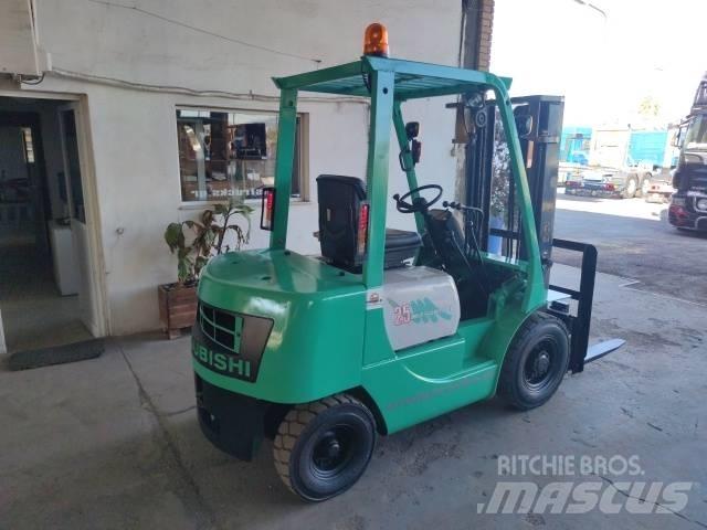 Mitsubishi FD 25 Wózki Diesla