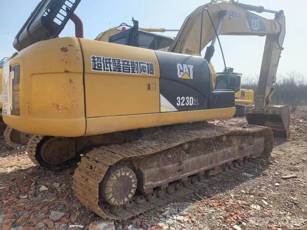CAT 323D2 Koparki gąsienicowe