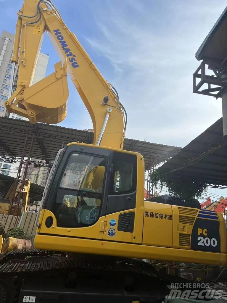 Komatsu PC 200-8 Koparki gąsienicowe