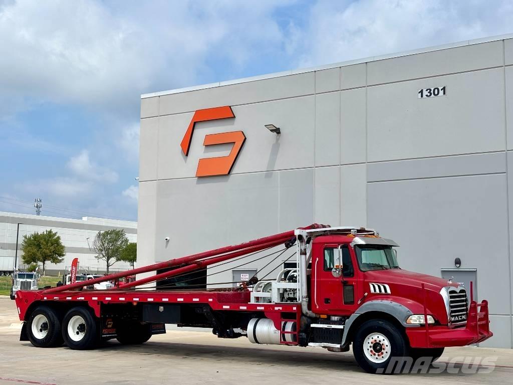 Mack GU813 Samochody ratownicze pomocy drogowej