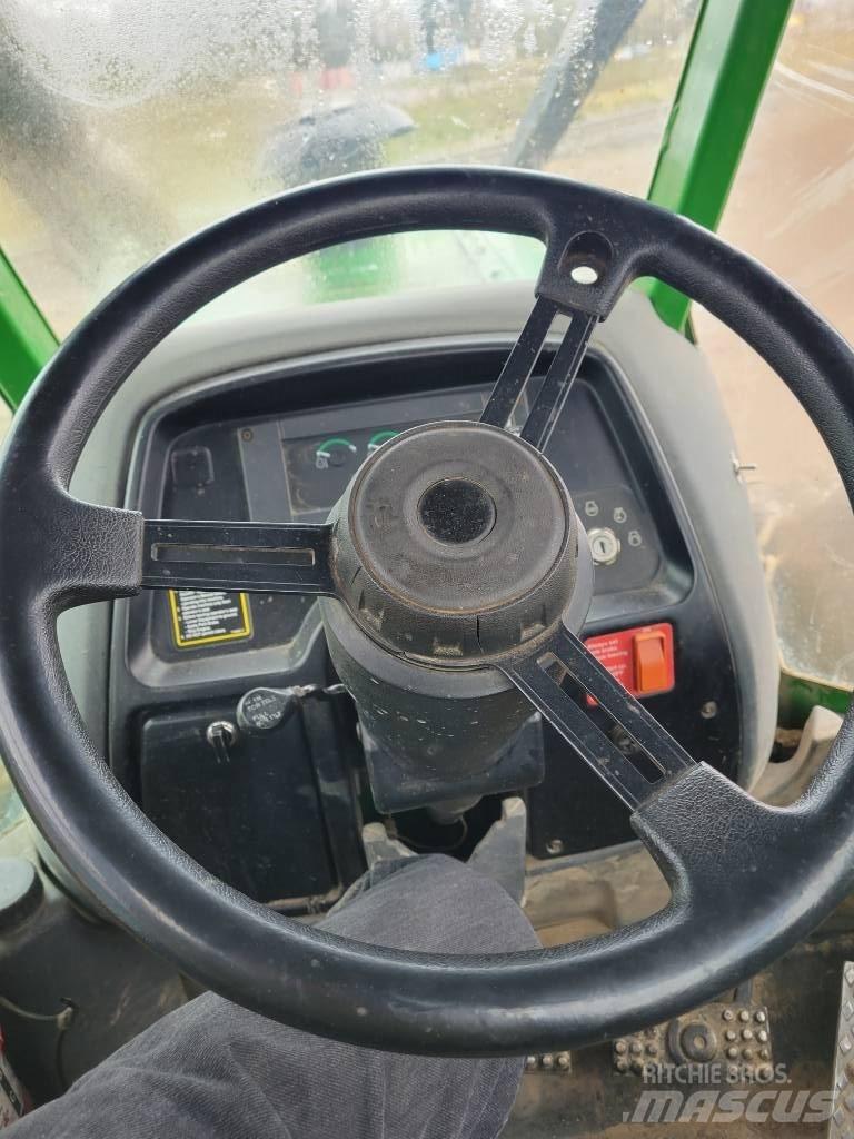 John Deere 748 H Skidery