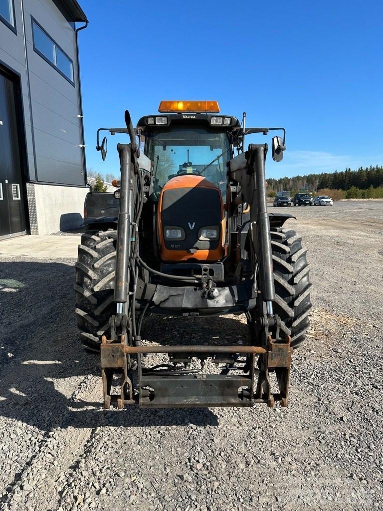 Valtra N101 Ciągniki rolnicze
